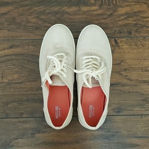 Mossimo Size 6 Canvas Sneakers